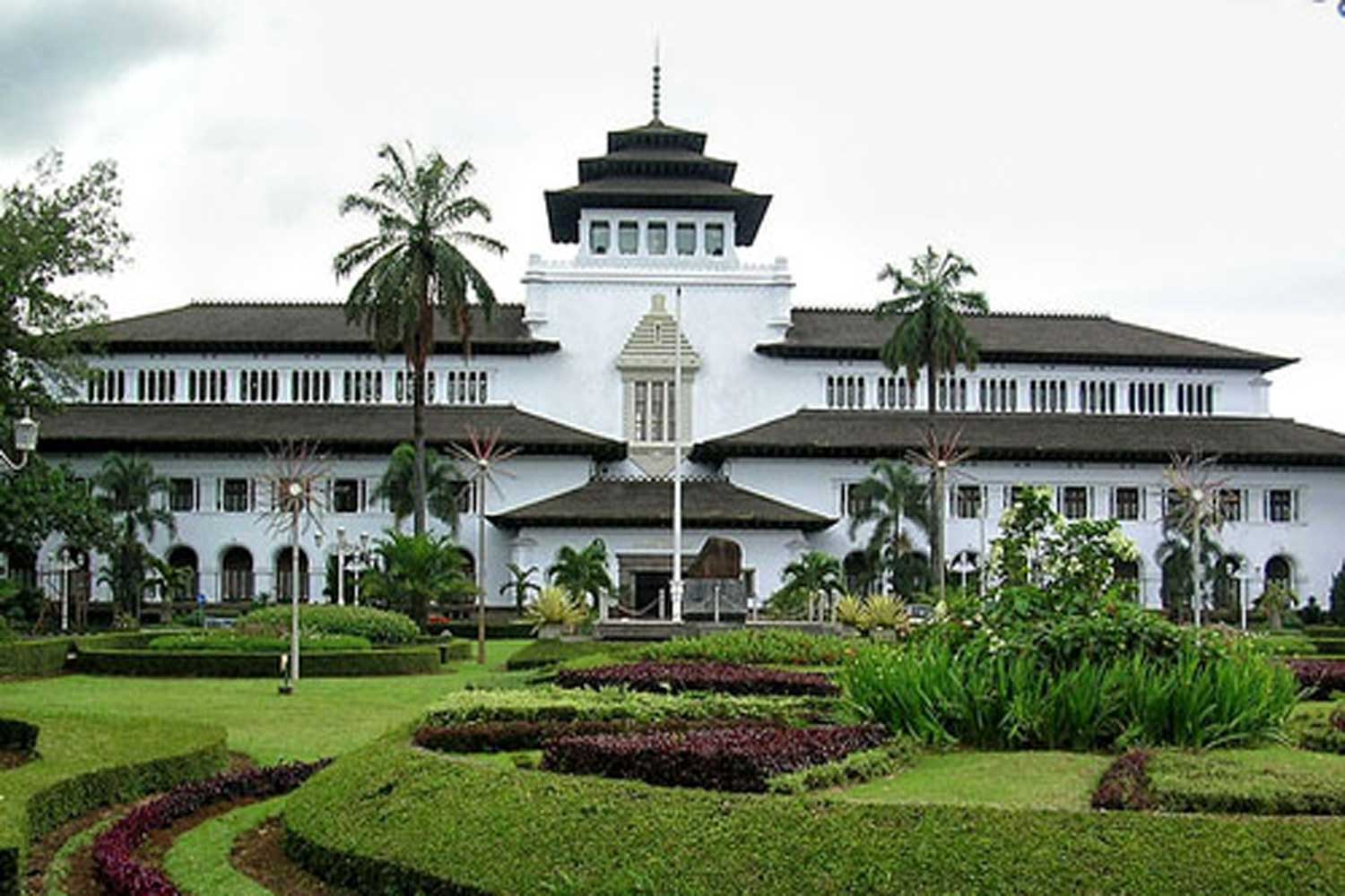 Cuaca Panas Terik di Bandung Cuaca Panas Terik di Bandung
